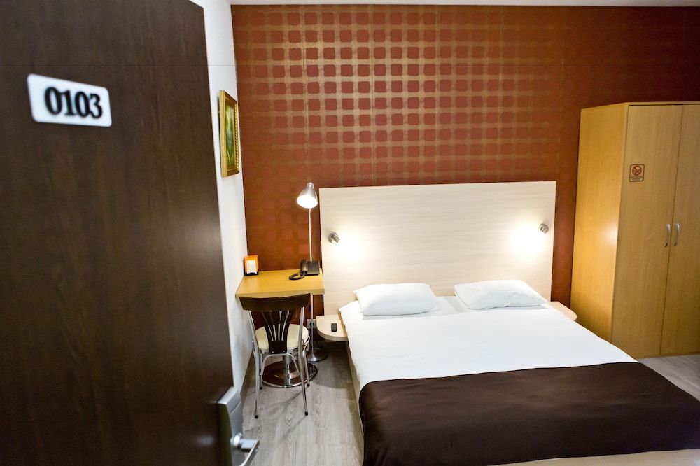 undefined Hotel Olsi 7