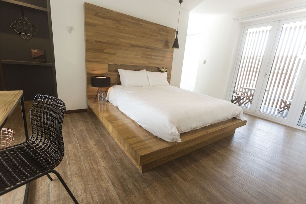 Deluxe Room, 1 Queen Bed, Balcony