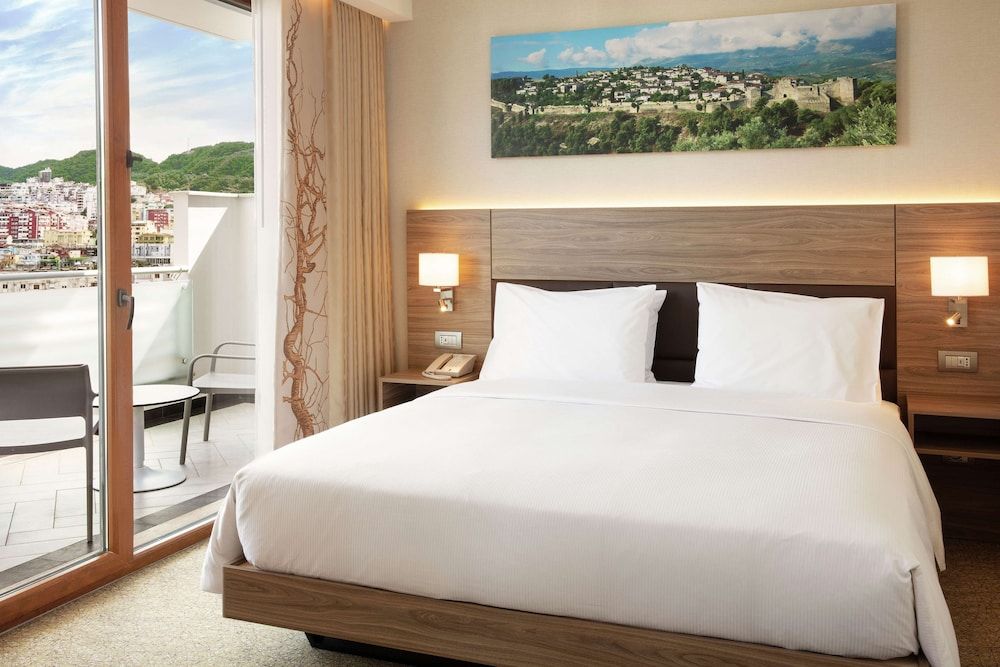 Family Room, 1 Queen Bed, Balcony
