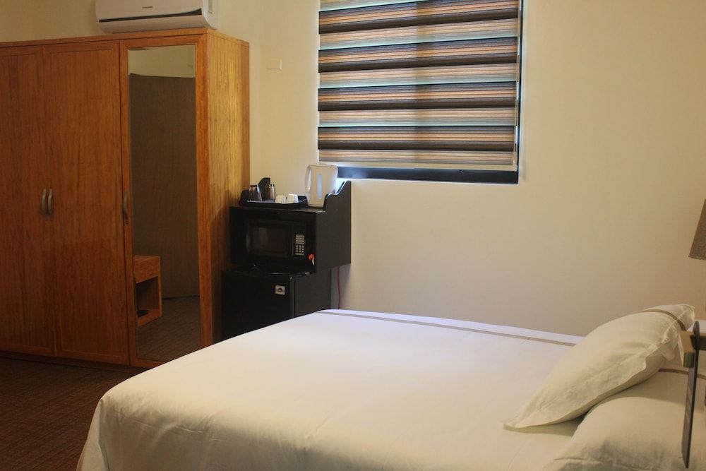 Saipan Beach Hotel Standard Room, 1 Queen Bed, Garden View 2