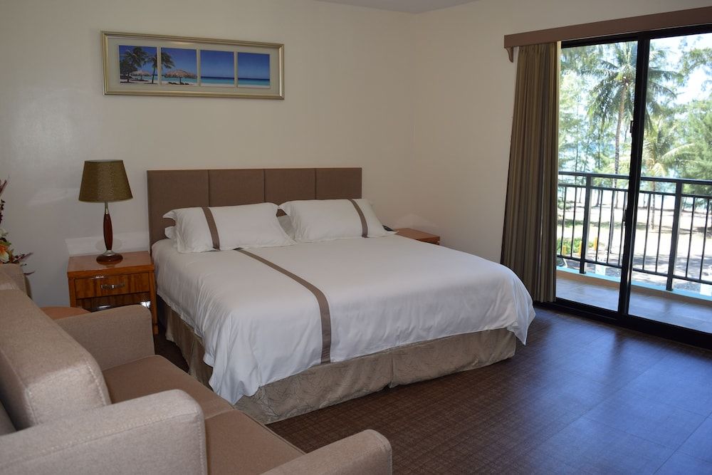 Saipan Beach Hotel Suite, Balcony, Ocean View 4