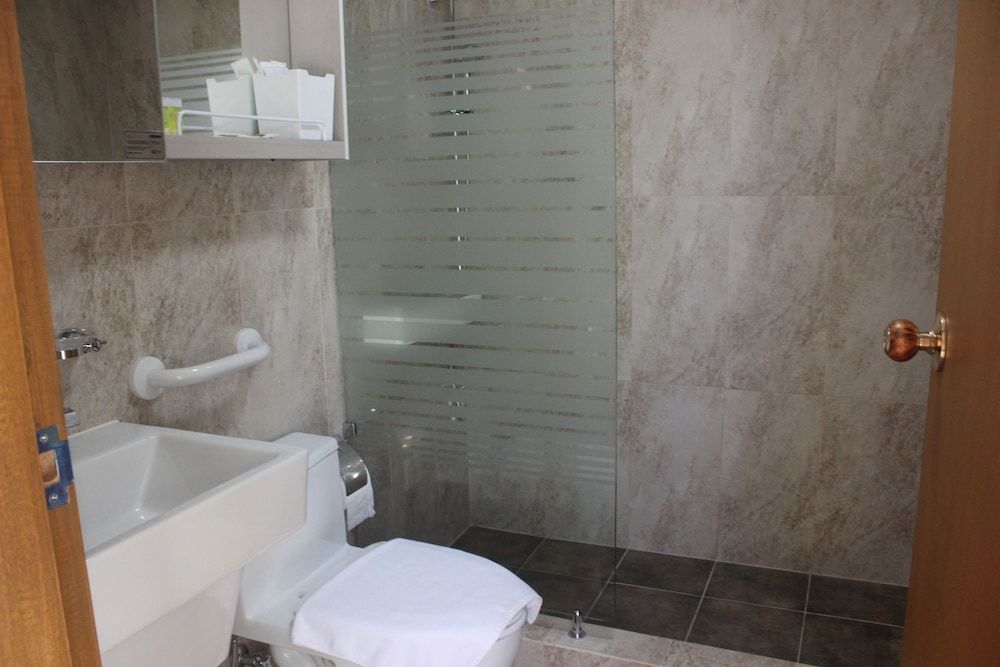 Saipan Beach Hotel Family Suite, 3 Bedrooms, Terrace 5