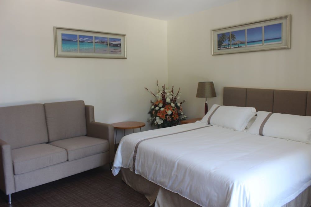 Saipan Beach Hotel Suite, Balcony, Ocean View 2