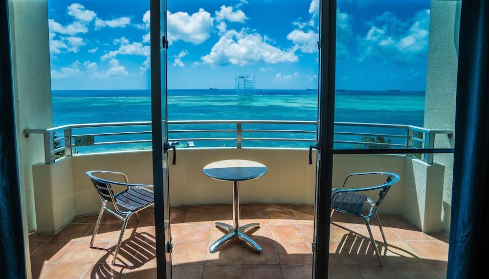 Saipan World Resort Deluxe Room, Ocean View 4
