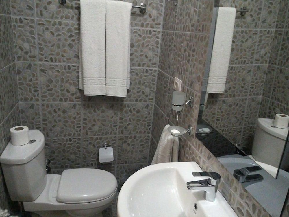 Hotel Bujtina e Bardhe Double Room 5