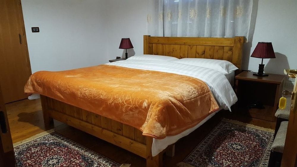 Hotel Bujtina e Bardhe Double Room 2