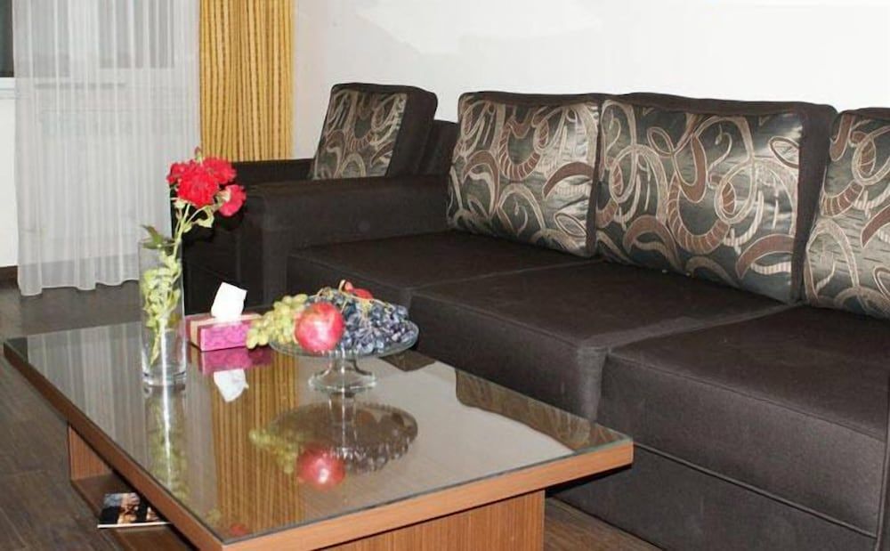 Tsaghkahovit Suite 4