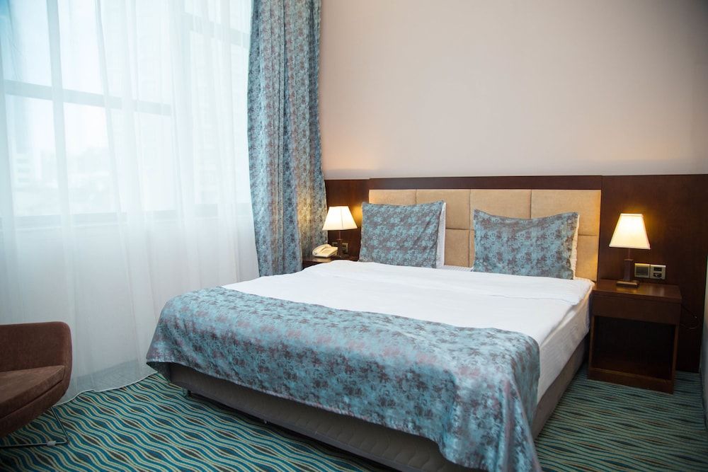 Deluxe Double Room, 1 King Bed, City View