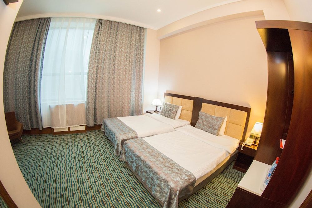 Marine Inn Hotel Baku Deluxe Twin Room, City View