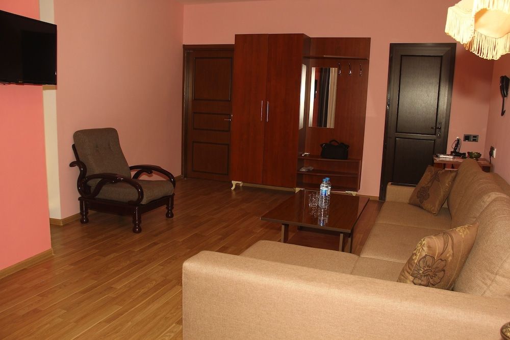 Grand Suite, 2 Bedrooms, Mountain View