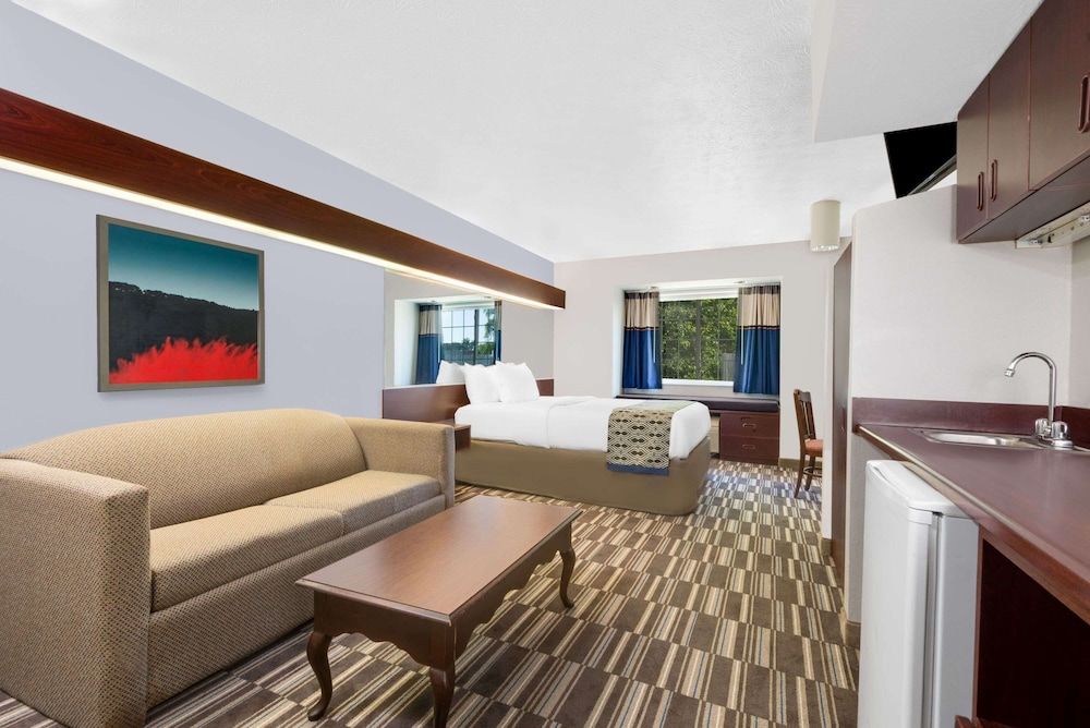 Studio Suite, 1 Queen Bed, Accessible, Non Smoking