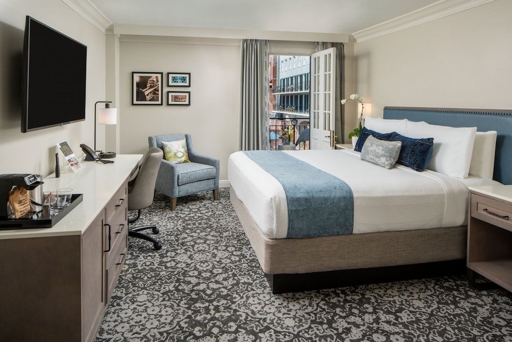 Premium Guest Room, Bourbon Street View, 1 King Bed, Balcony