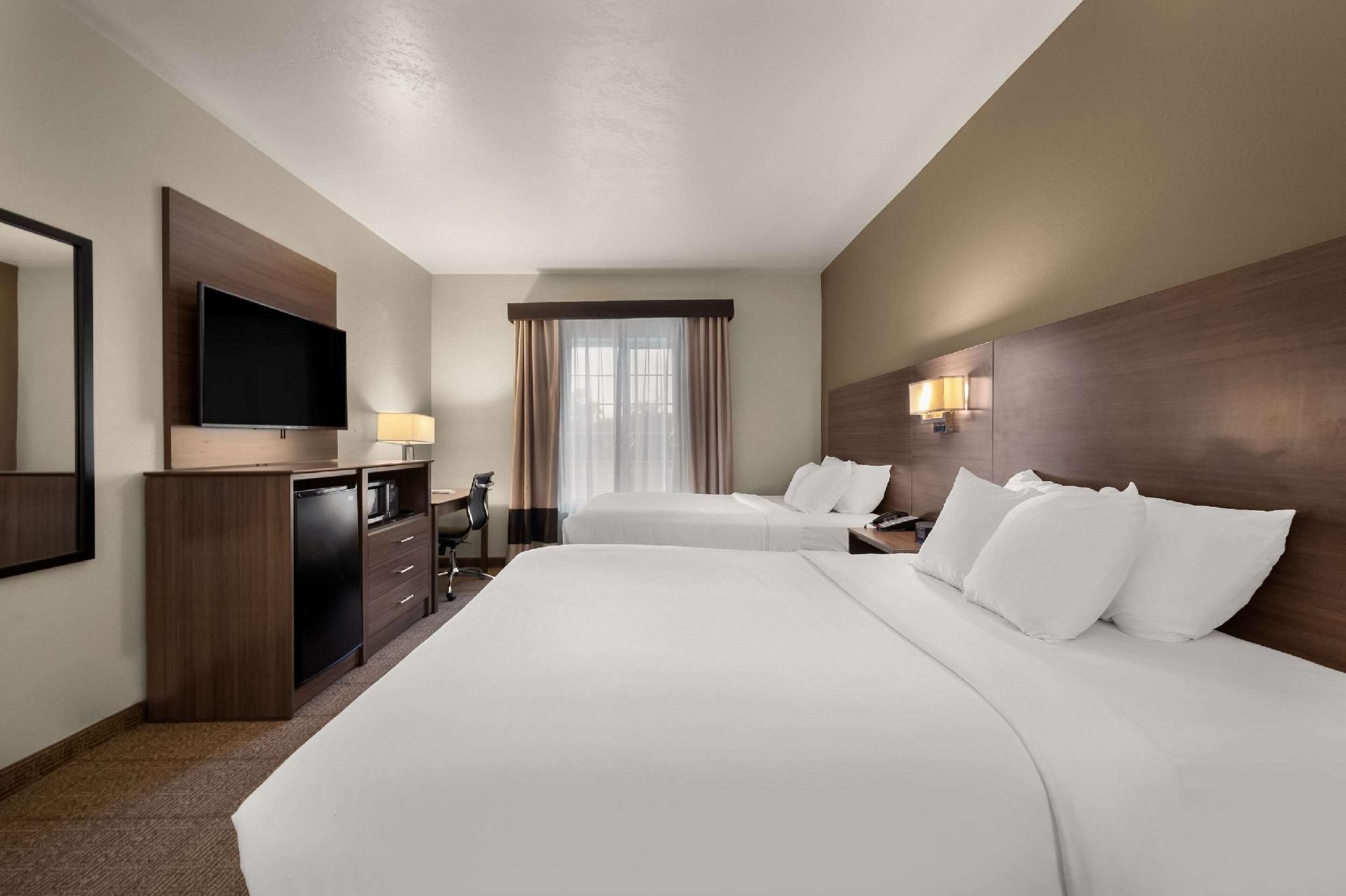 2 Queen Beds, Nonsmoking, Accessible