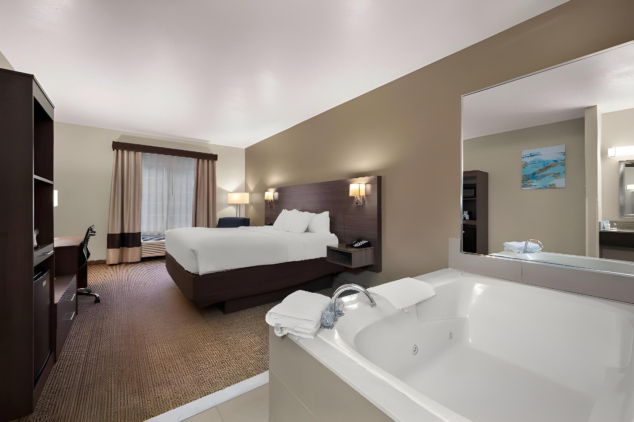 1 King Bed, Nonsmoking