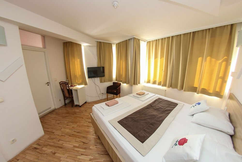 Hotel Hayat Basic Double Room 2