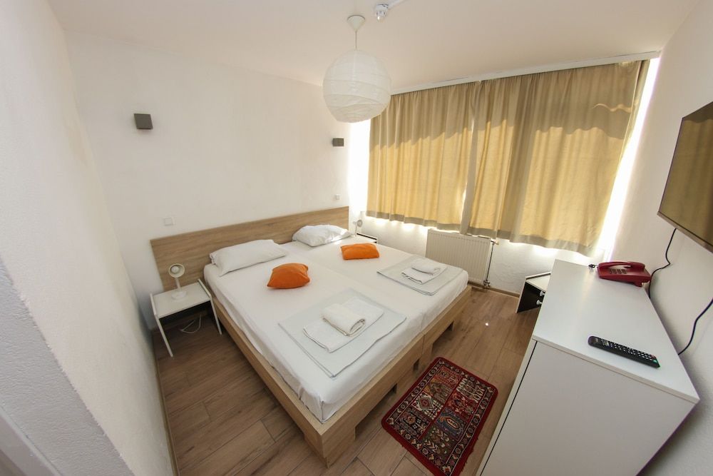 Hotel Hayat Basic Double Room 4