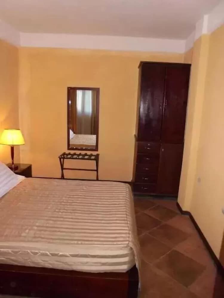 undefined The Lions Den Hotel 10