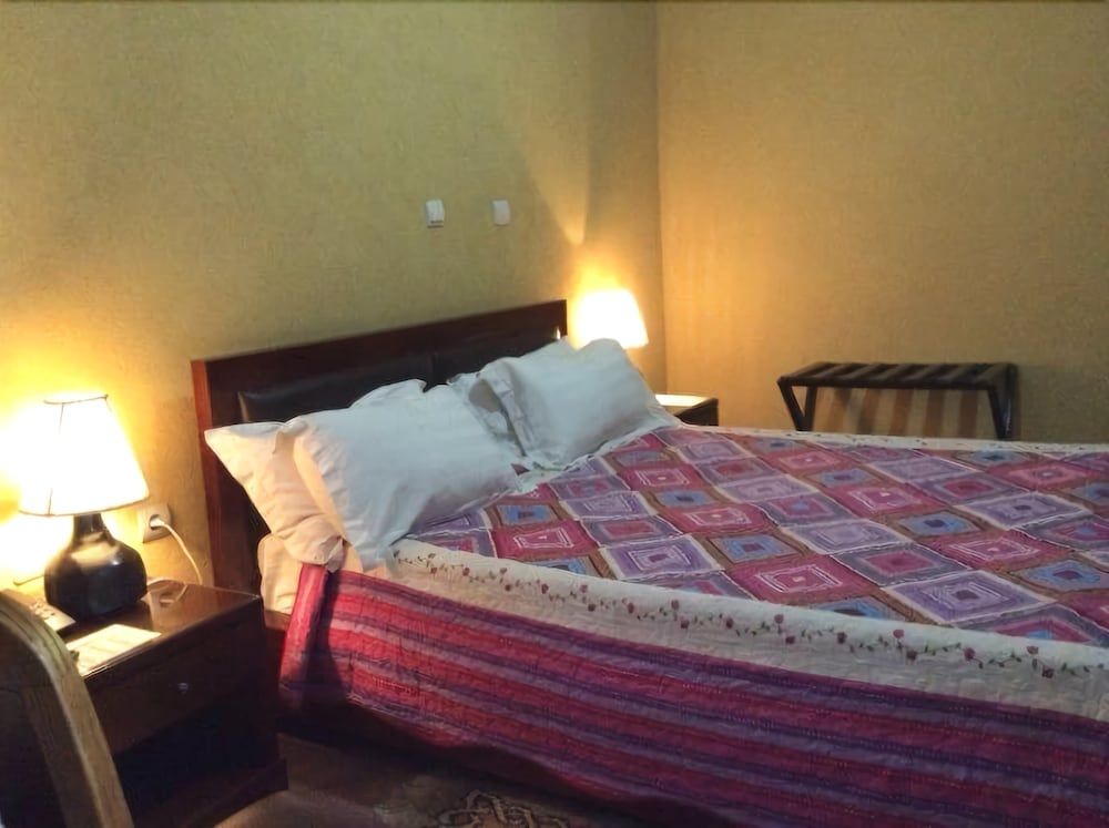 undefined The Lions Den Hotel