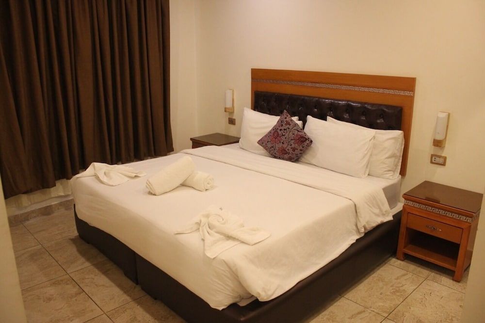 undefined Jewheret Alswefiah hotel suites 2