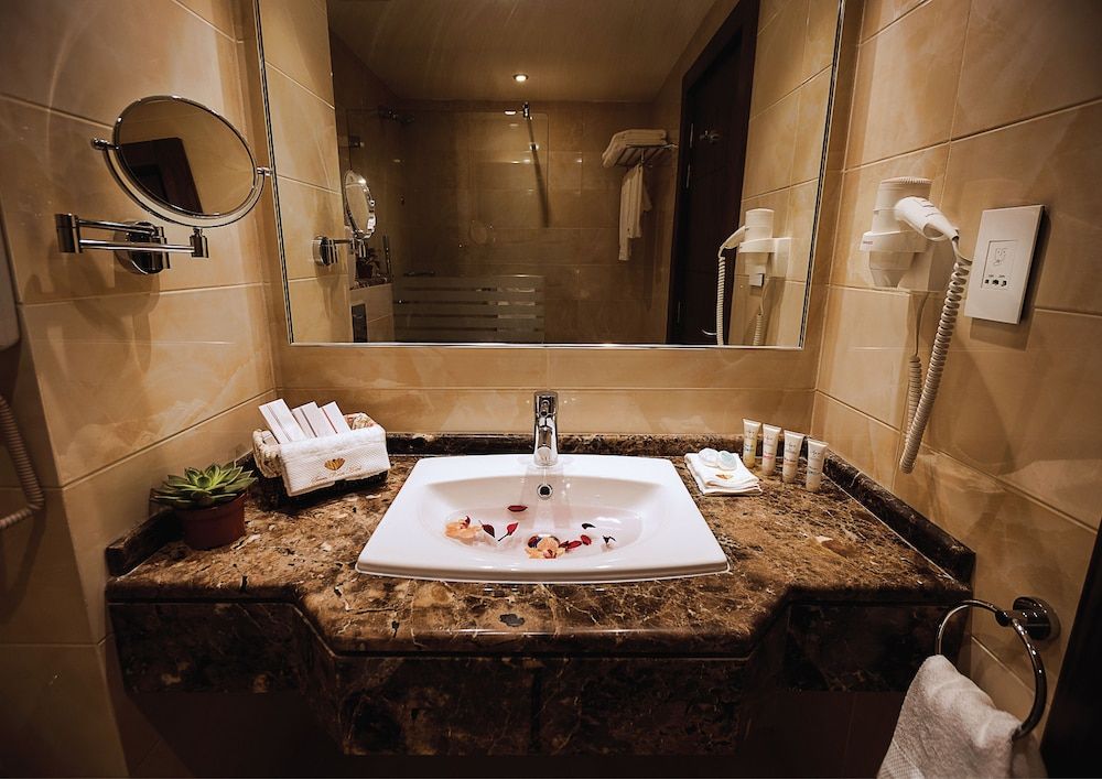 Seven Roses Hotel Standard Double or Twin Room 8