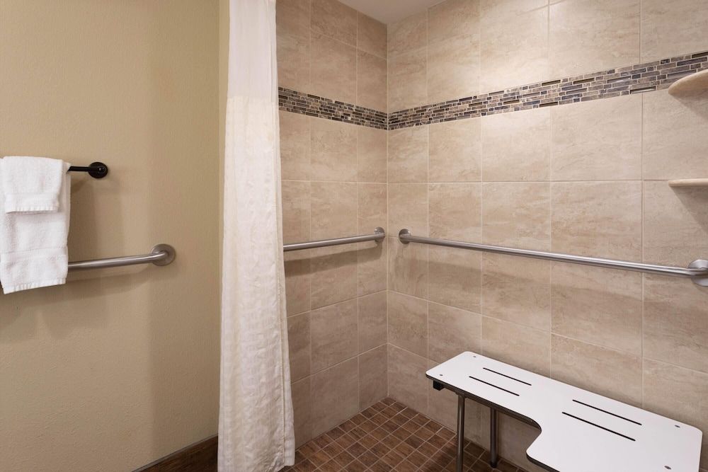 Room, 2 Queen Beds, Accessible, Non Smoking (Mobility Accessible)