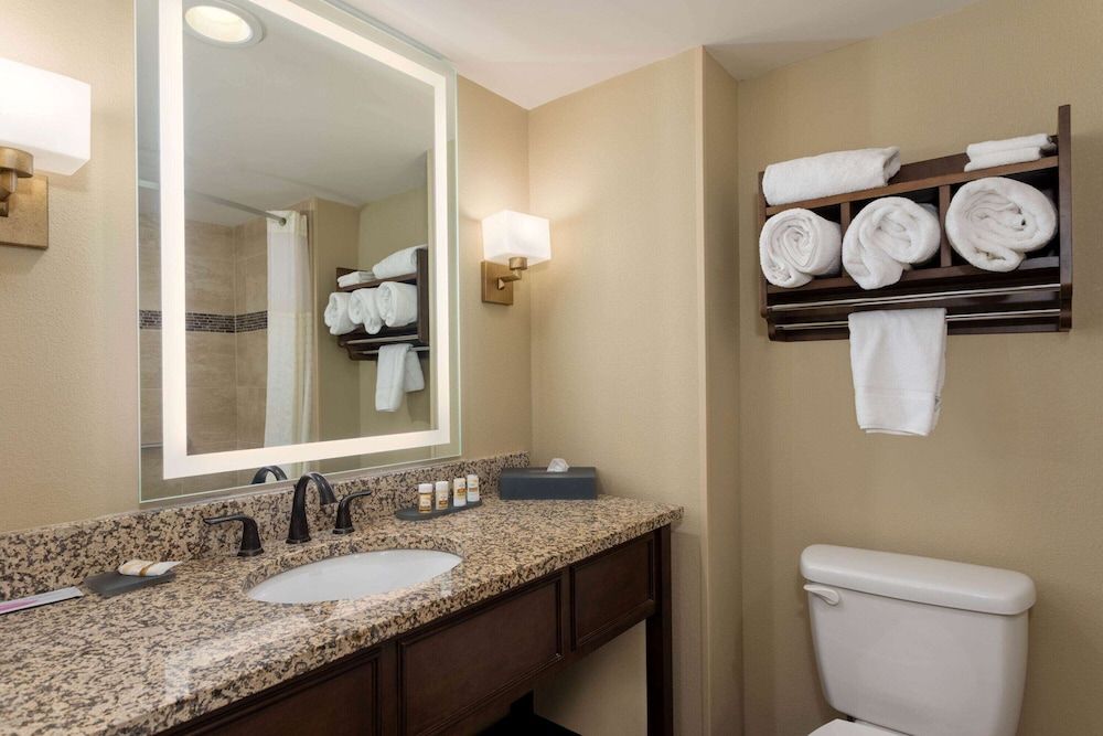 Suite, 1 King Bed, Non Smoking