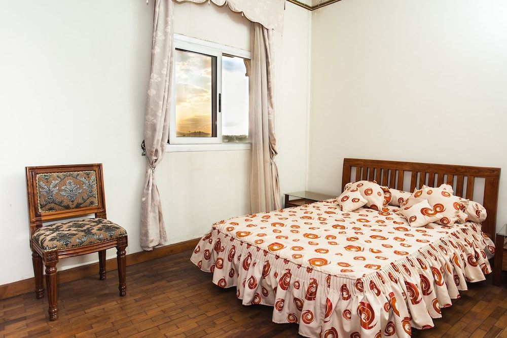 Suite, 4 Bedrooms