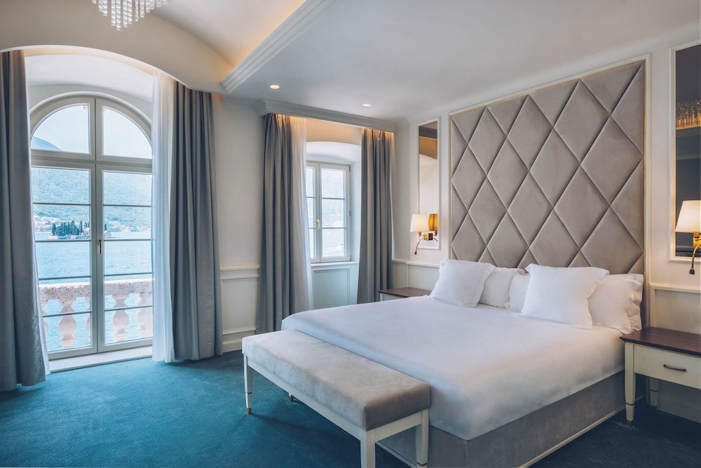 Premium Suite (Smecchia)