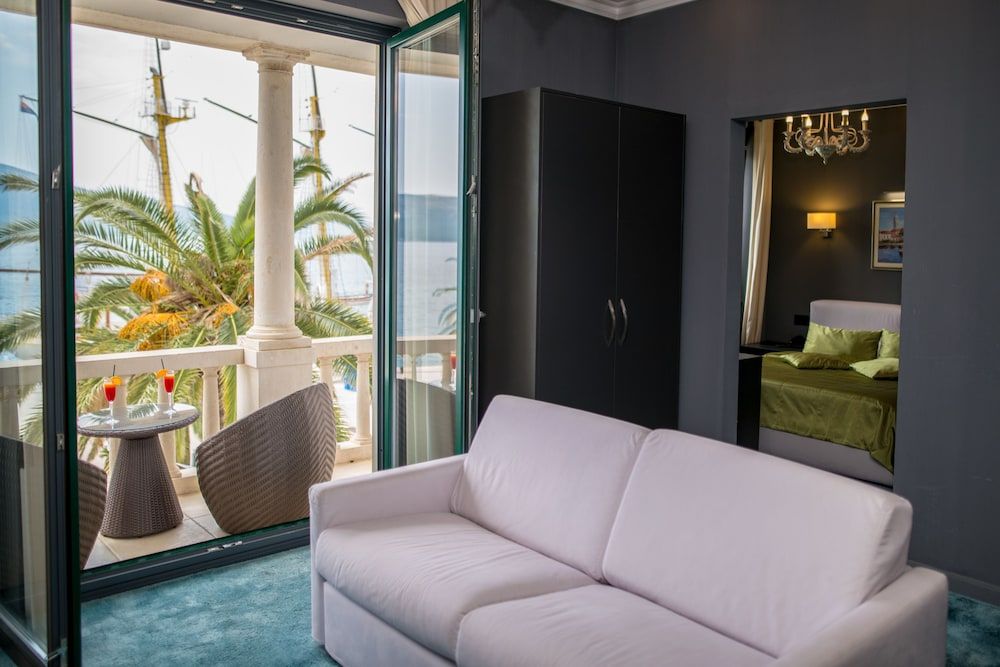 Hotel Astoria Tivat Deluxe Suite, Bay View, Sea Facing 17