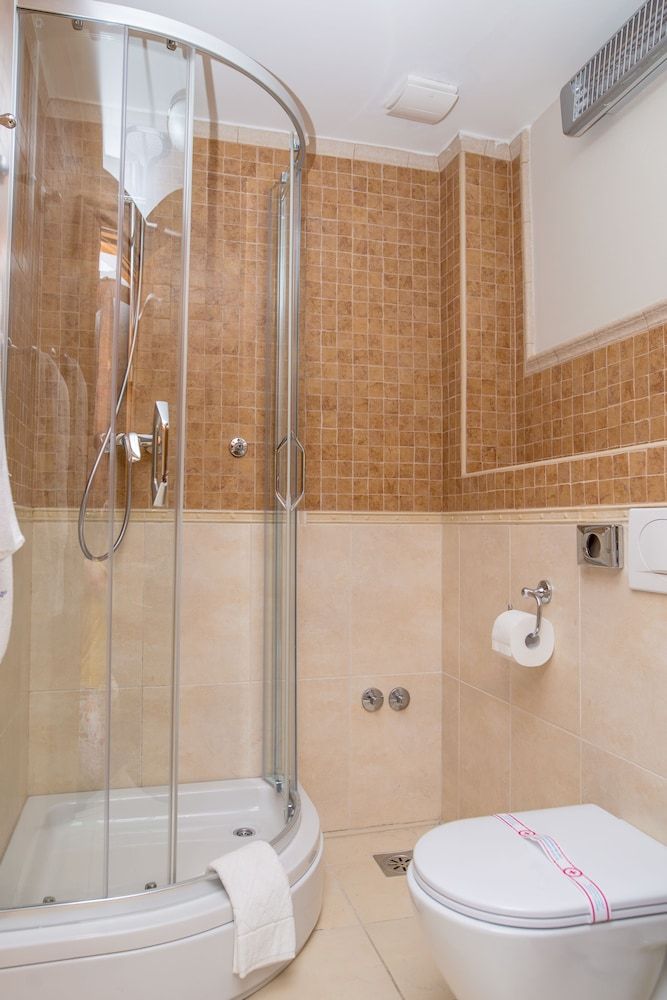 Hotel Astoria Tivat Junior Suite, 1 Bedroom, Bay View 5