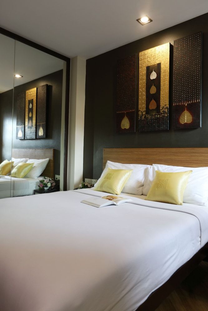 Sleep With Inn Deluxe Double Room 8