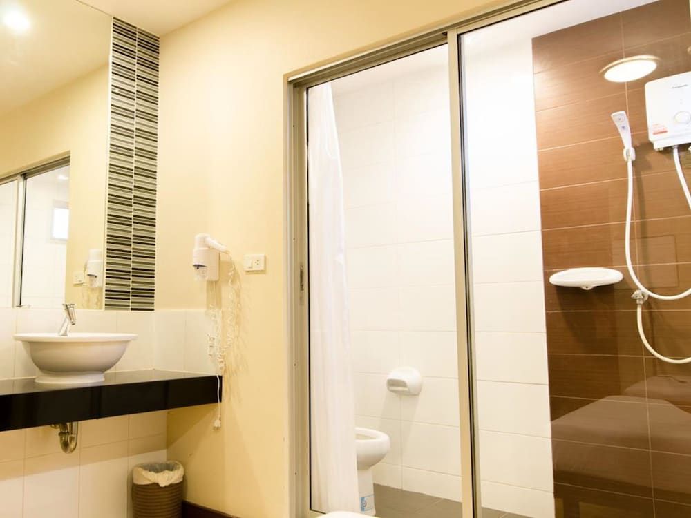 Sleep With Inn Deluxe Double Room 11