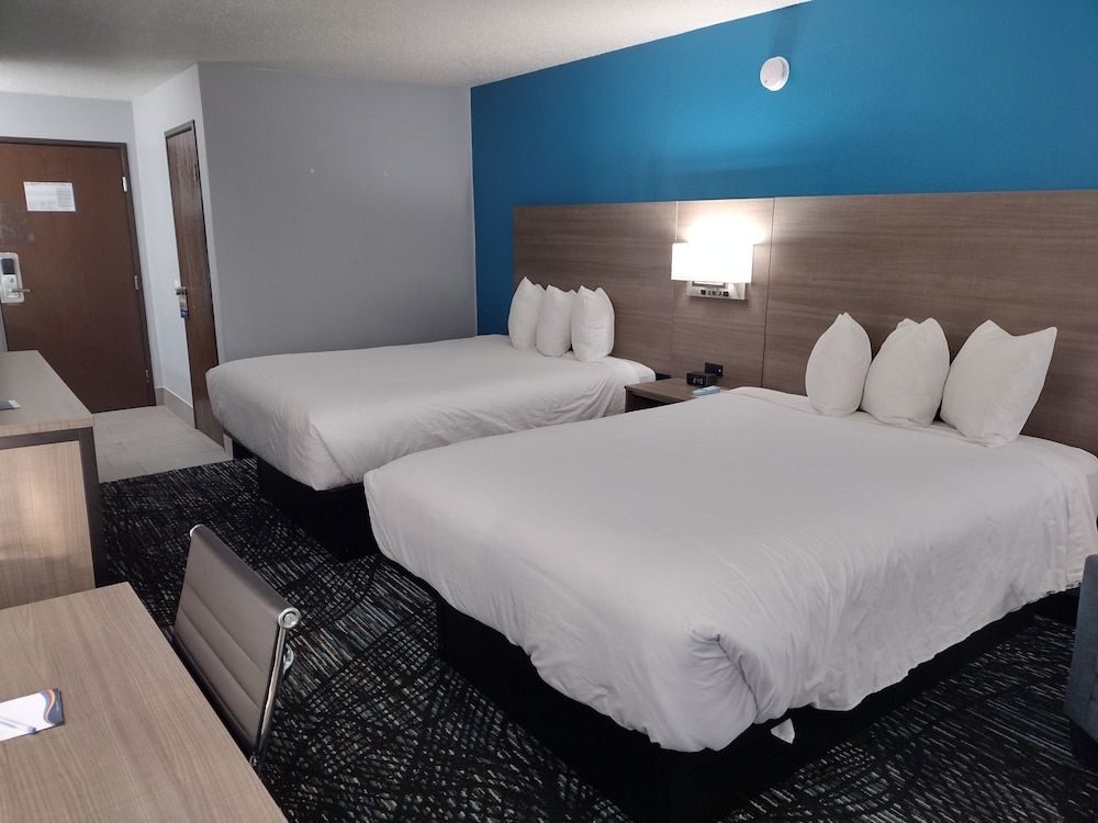 Baymont by Wyndham Duluth/Spirit Mountain Room, 2 Queen Beds, Non Smoking 2
