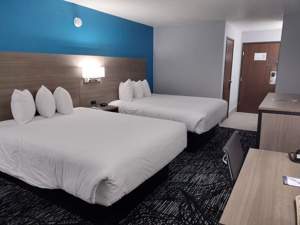 Baymont by Wyndham Duluth/Spirit Mountain Premier Room, 2 Queen Beds, Non Smoking 2