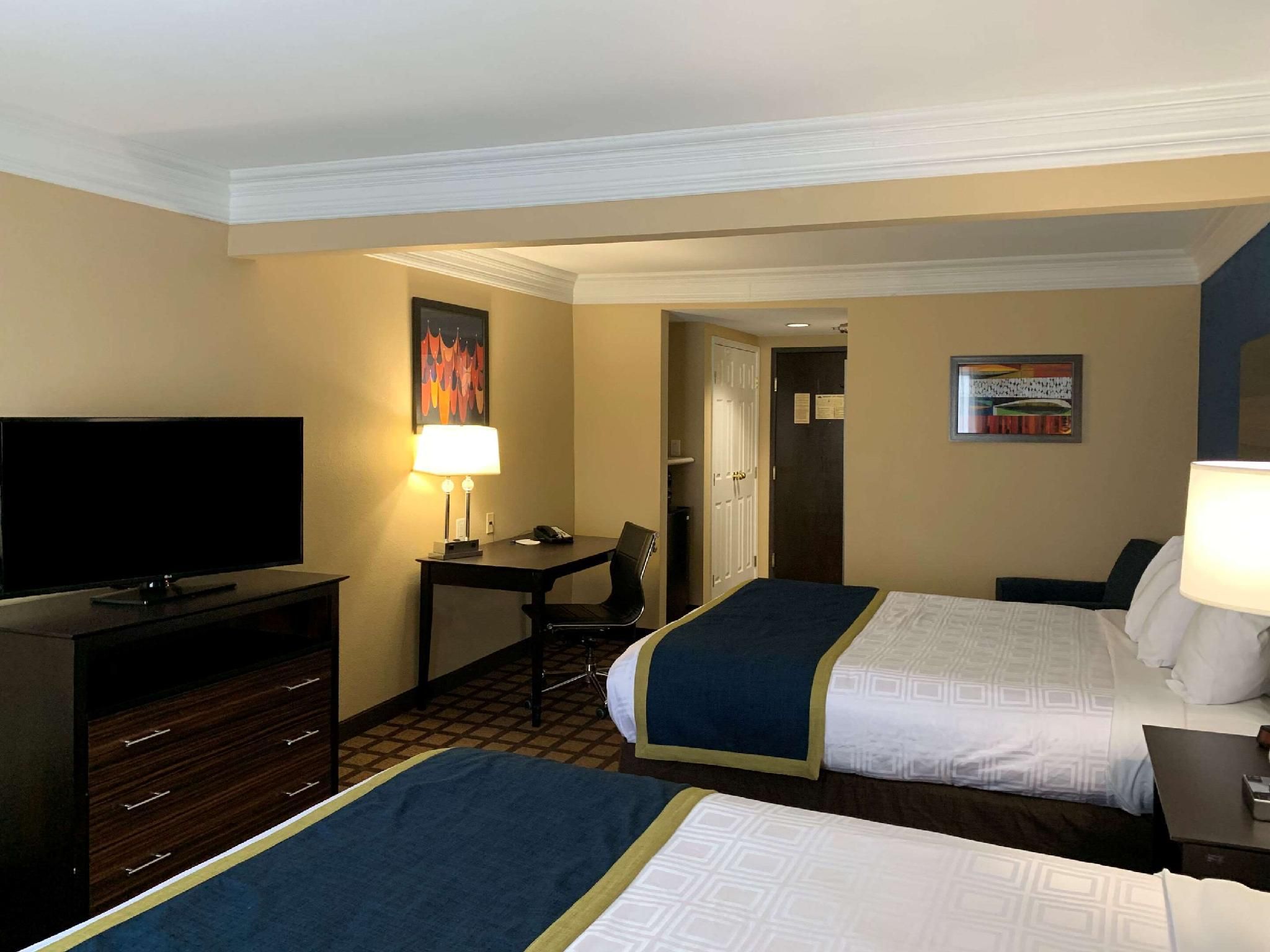 2 Queen Beds, Nonsmoking, Accessible