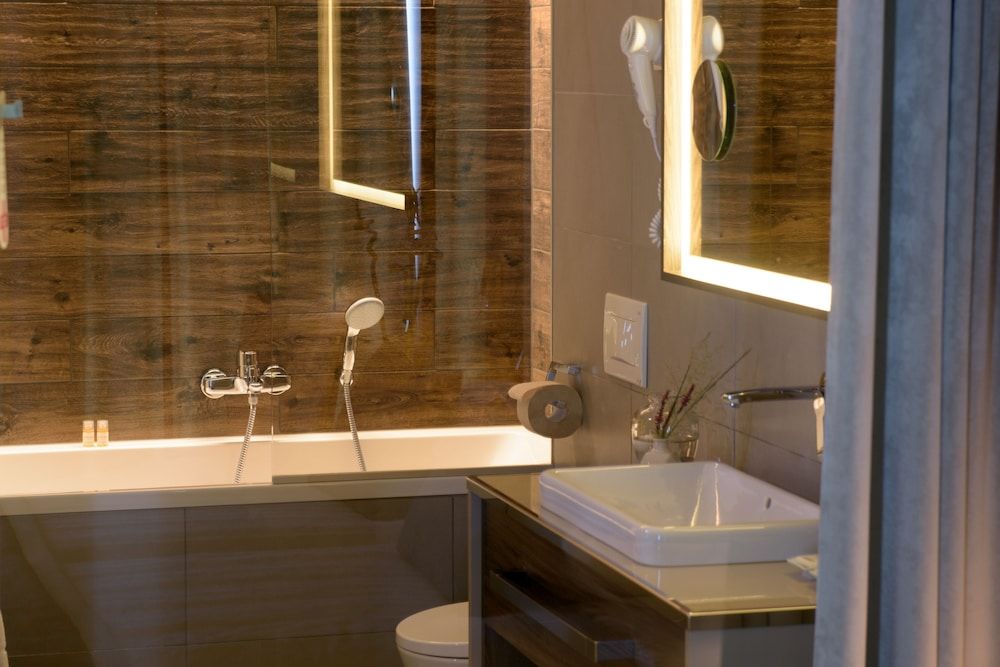 Postojna Cave Hotel Jama Superior Twin Room, 1 Bedroom, Balcony, River View 8