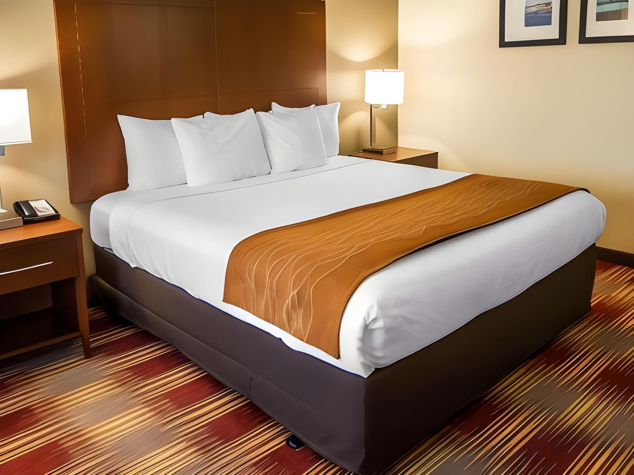 2 Queen Beds No Smoking
