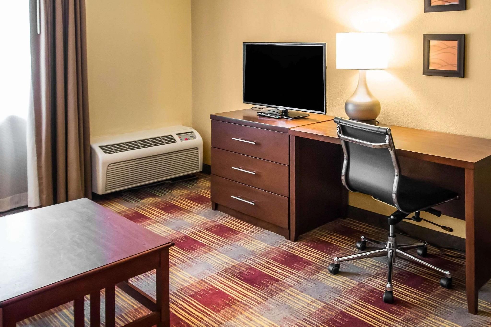 1 King Bed, Suite, No Smoking