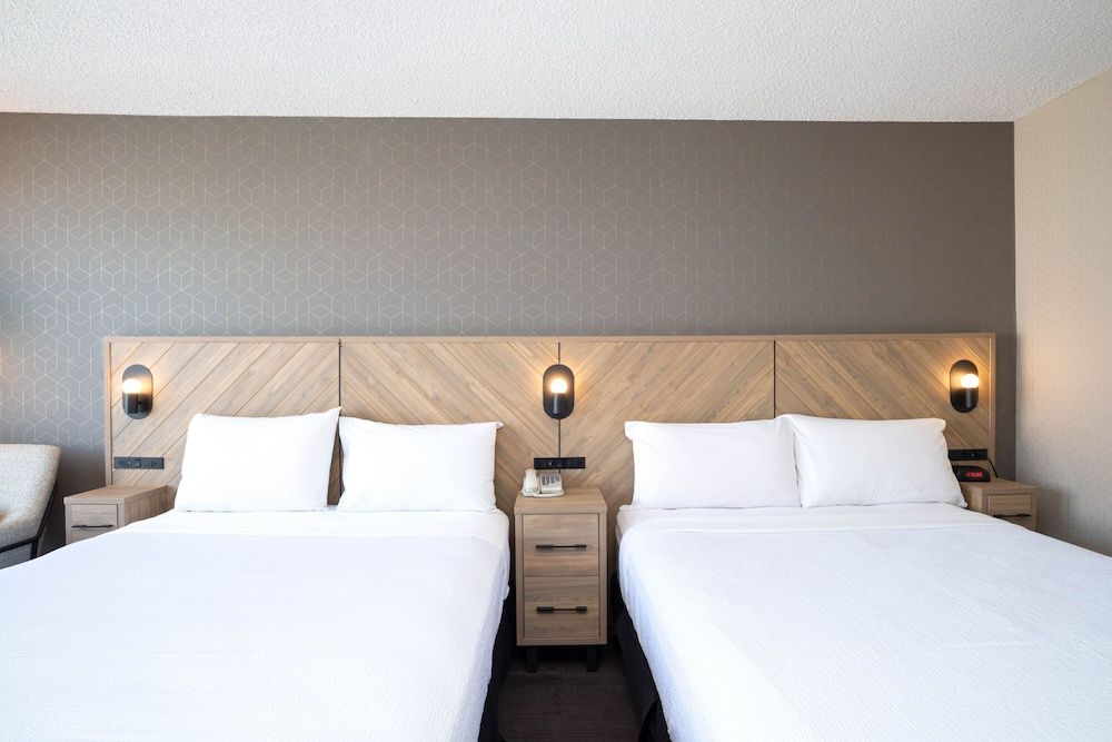 Sandman Hotel Montreal - Longueuil Premium Room, 2 Queen Beds, City View (High Floor) 2