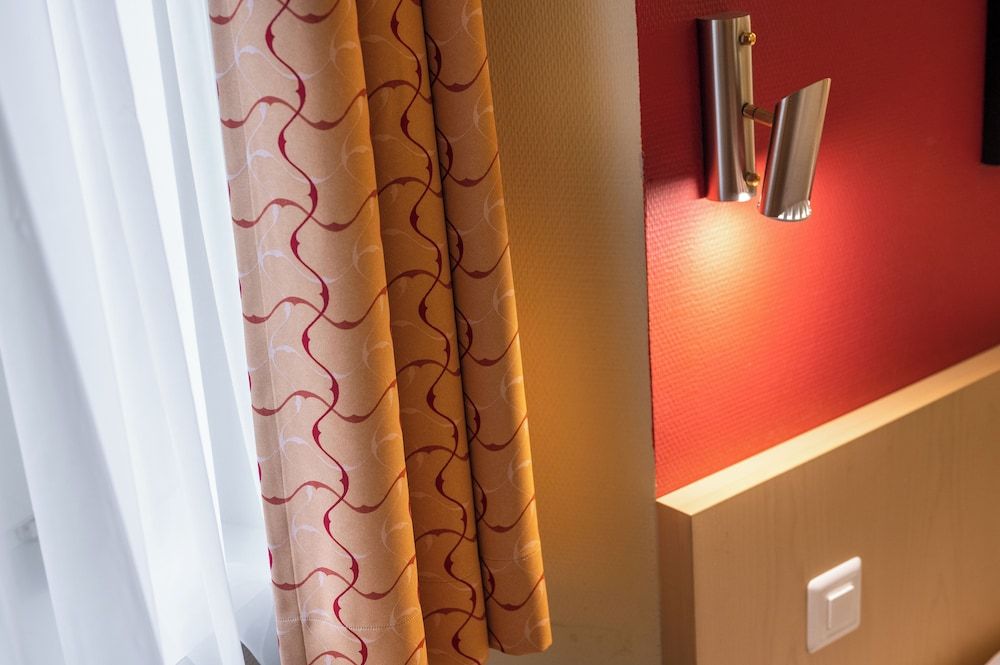 Hotel de la Paix Standard Twin Room 5