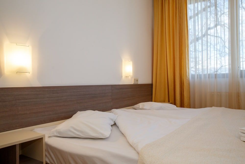 Mountain Paradise by the Walnut Trees Apartment, 2 Twin Beds 2