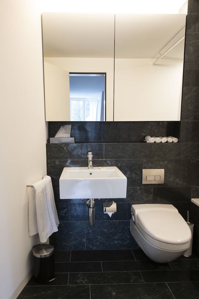 Lucerne Lake View Apartments Apartment, 2 Bedrooms, City View 14