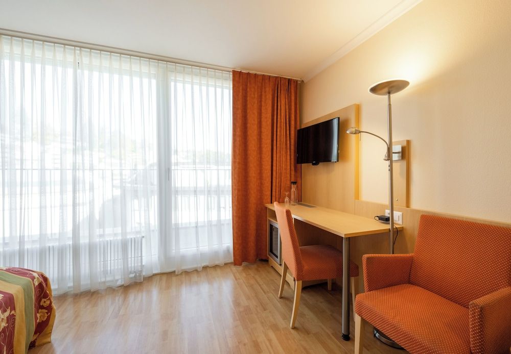 Ambassador Self Check-in Hotel Standard Double or Twin Room 6