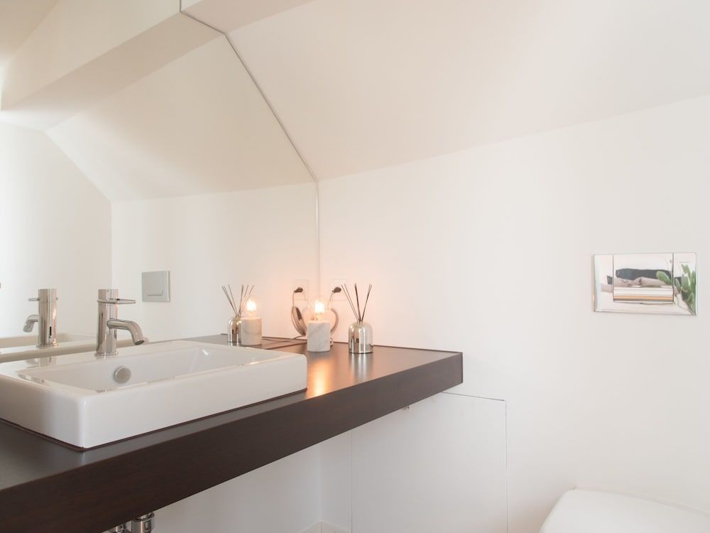 Airhome Limmatquai River View Apartment Presidential Apartment, 2 Bedrooms, Lake View 27