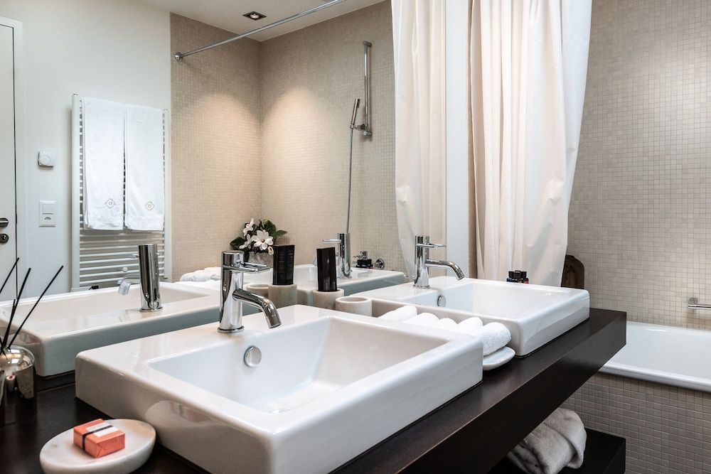 Airhome Limmatquai River View Apartment Presidential Apartment, 2 Bedrooms, Lake View 22