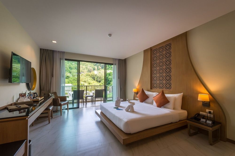 Ananta Burin Resort Deluxe Fantasy room with Pool view 6