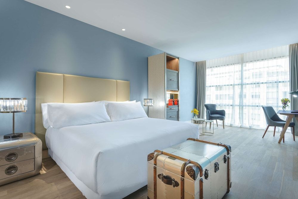 Premium Room, City View