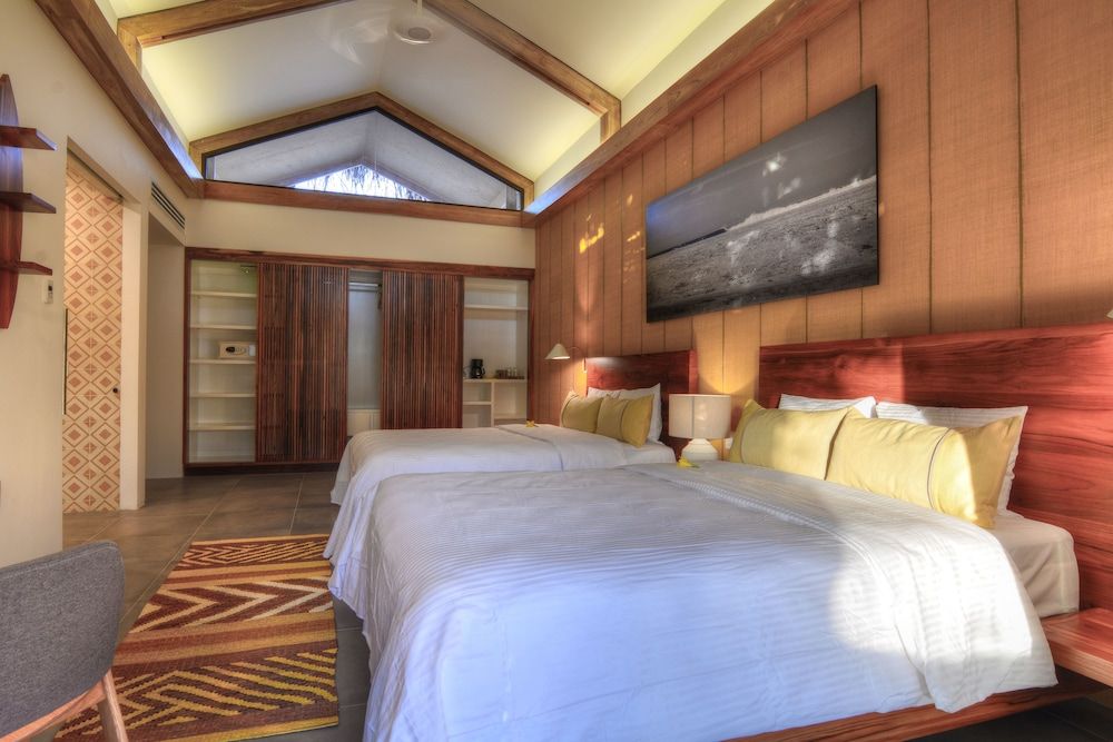 The Gilded Iguana Surf Hotel PREMIUM 2 QUEEN BEDS 3