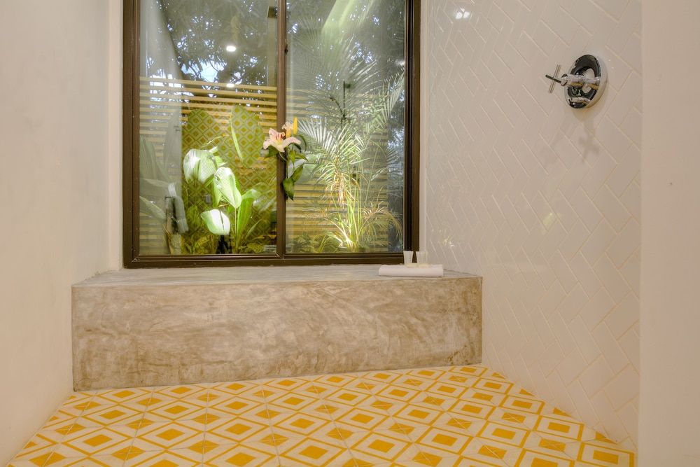 The Gilded Iguana Surf Hotel PREMIUM 2 QUEEN BEDS 4