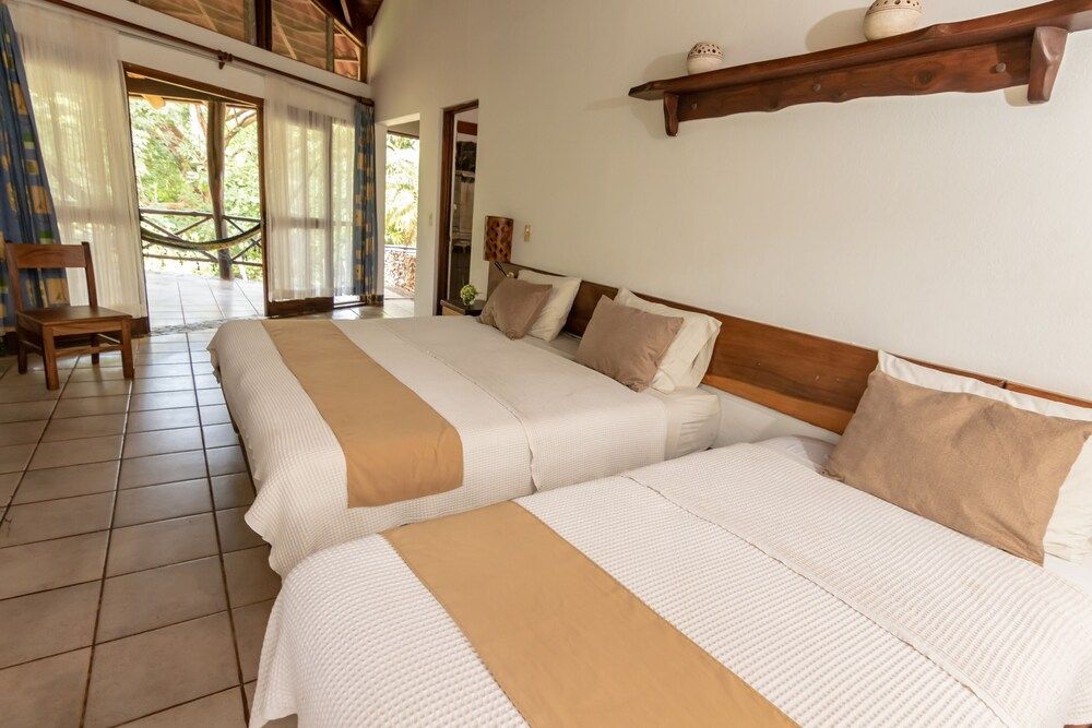 Cabinas Las Olas Superior Cottage, 1 Bedroom, Private Bathroom, Courtyard View